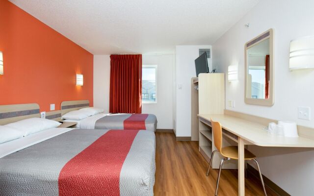 Motel 6 Brooklyn Center, MN - Minneapolis