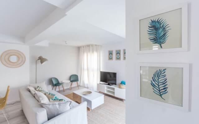 Horoko Apartments by gaiarooms
