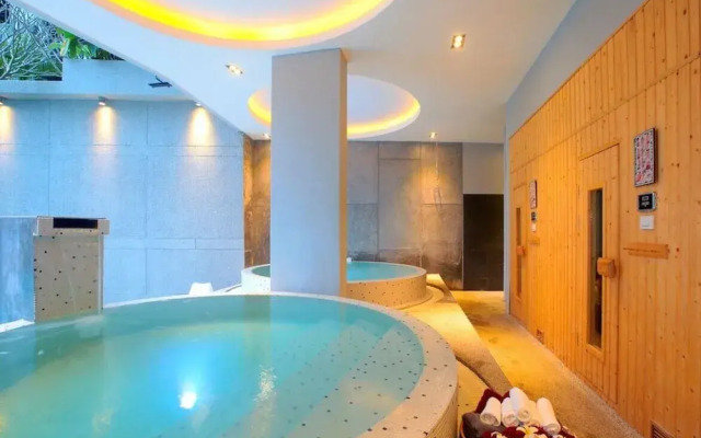 Deluxe apartment at Icon Park Condo