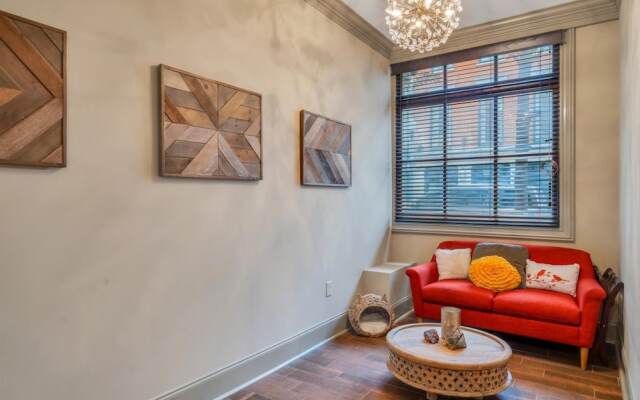 Spacious Sazerac Sanctuary