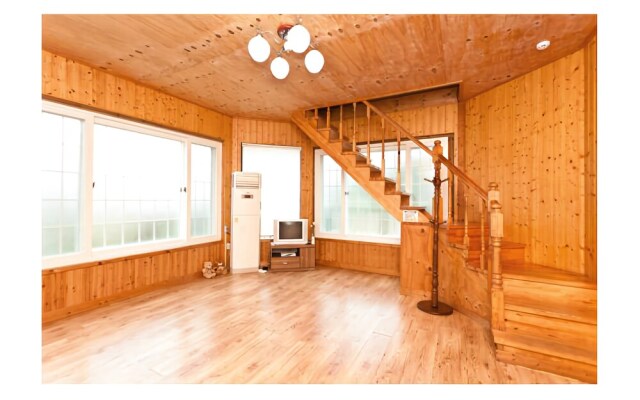Taean Satbyeol Iyagi Pension