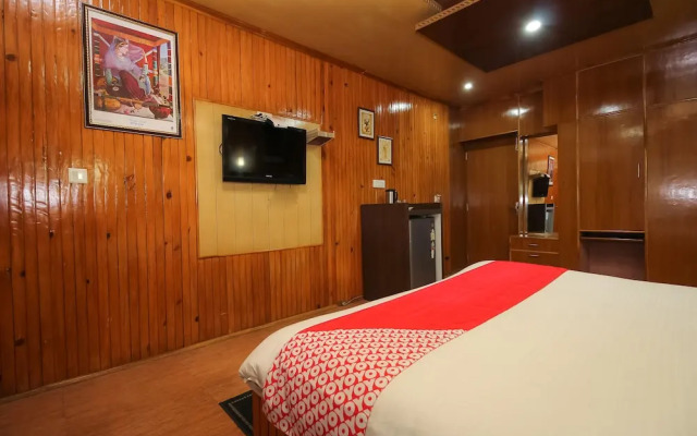 OYO 8367 Hotel The Woodz