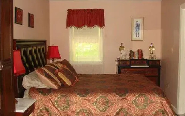 The Tillie Pierce House Inn