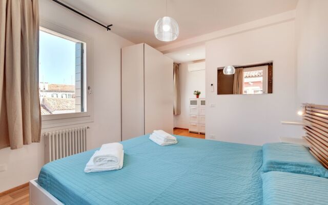 Ca' Lucia Bright Apartment in Venice