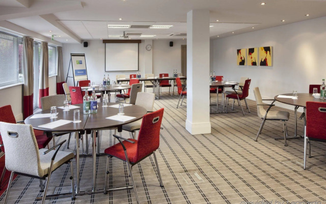 Holiday Inn Express Northampton - South by IHG