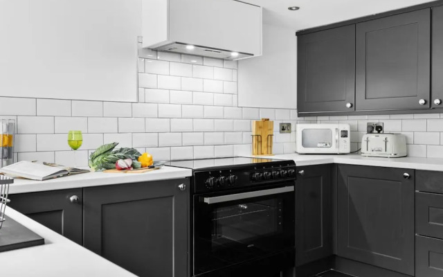 Coombe Bank in Teignmouth