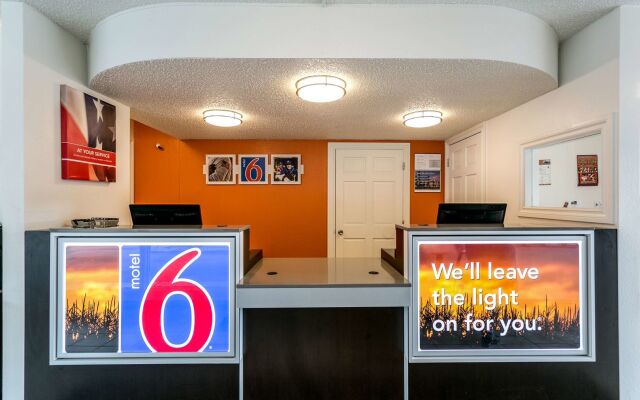 Motel 6 Butte, MT - Historic City Center