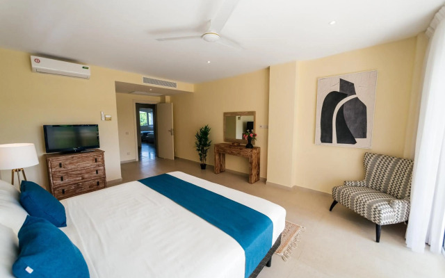 New Apartment Sueno pool area private Beach guard