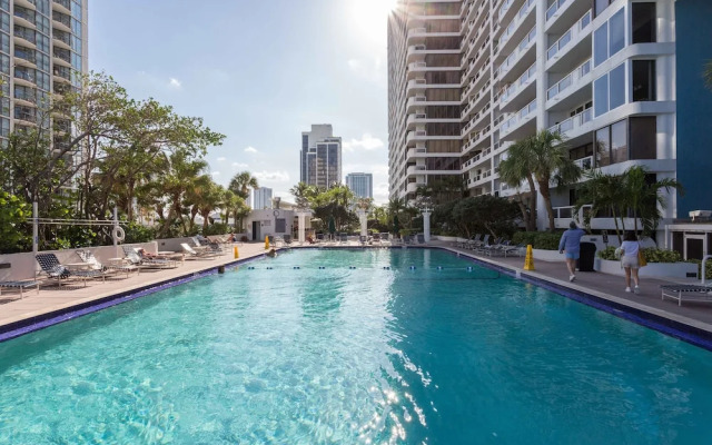Bay Overlooking Condo With Balcony
