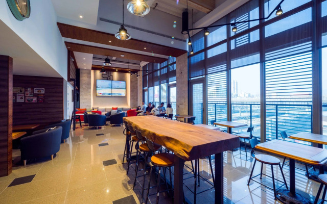 Watermark Hotel Kaohsiung Station