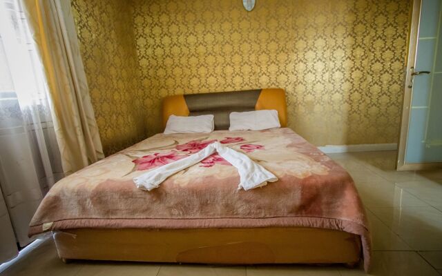 Platinum Royal Hotel