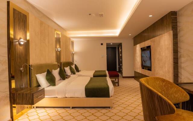 Royal Crown Hotel