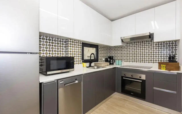The Urbanart Condo by Acomodo