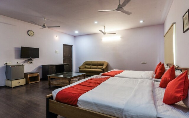Green City Club by OYO Rooms
