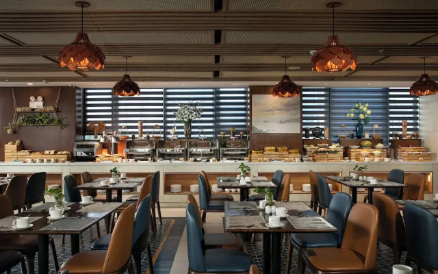 Mangata Beachfront Hotel