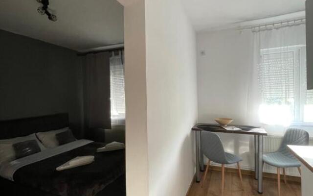 Cozy Studio 1 Bedroom nearby Value Center Mall