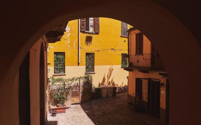 Small Apartment in the Navigli Area