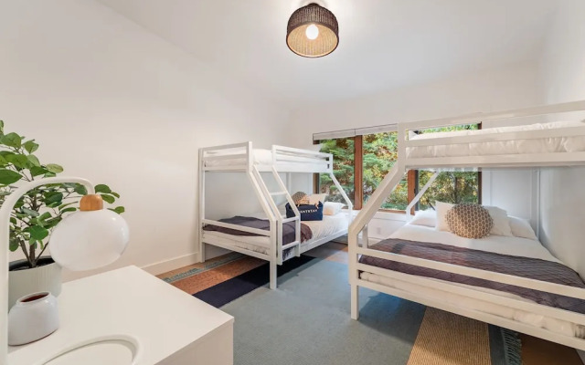 Northwood Mountain Views Sauna Balcony Tahoe Group Retreat