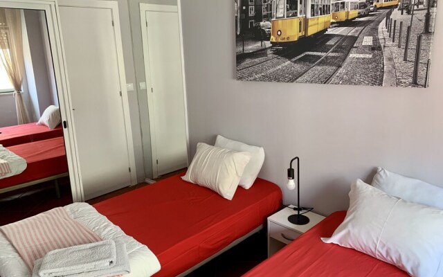 Lovely 2-bed Apartment in Lisbon Center