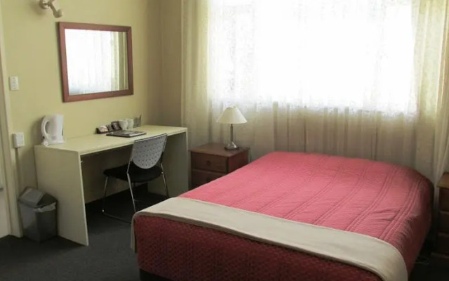 Dunthat Guesthouse & Motel