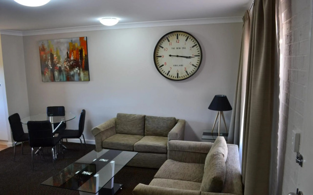 Cattleman's Country Motor Inn & Serviced Apartments
