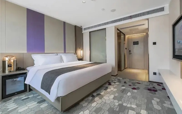 Lavande Hotel Wuhan 2nd Guanggu Road