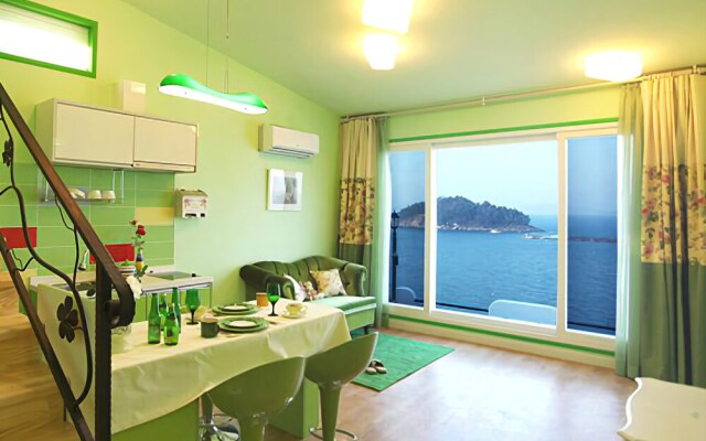 Namhae Blue & White Pension