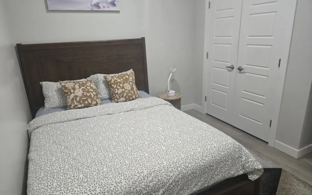 Elegant Private Suite in Edmonton North