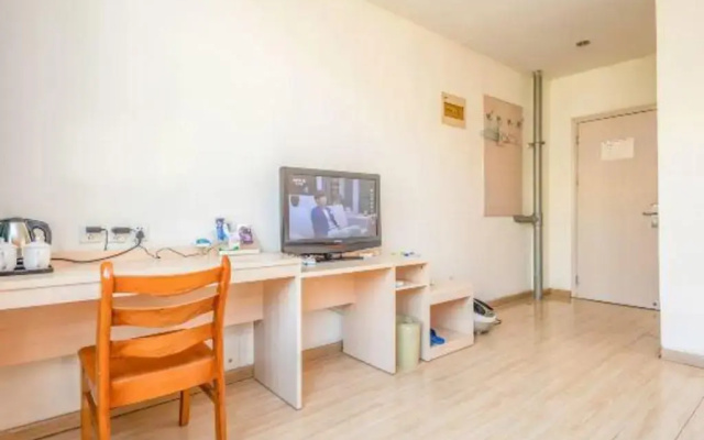 Super 8  Qingdao Golden Beach Changjiang Road