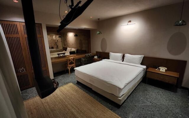 Otel Barry