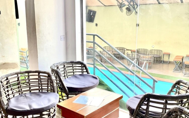 Plot1 Suites