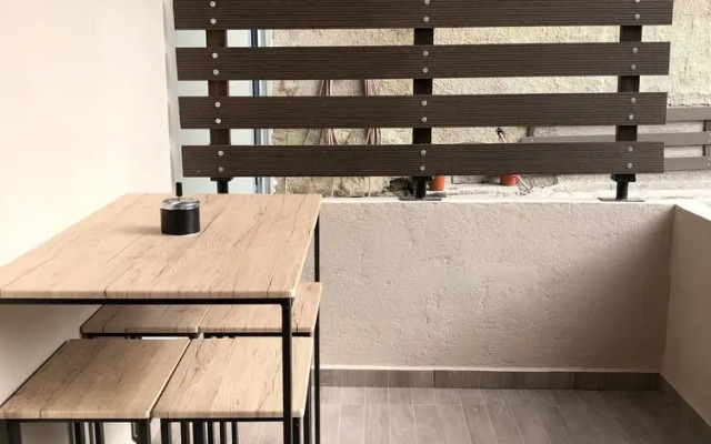 Lemon Tree Suites Near ATH Airport