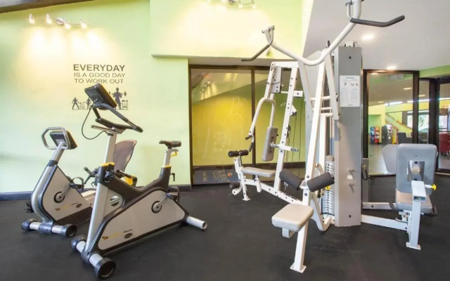 Grand Hotel Orlando at Universal Blvd - Shuttle to Theme Parks