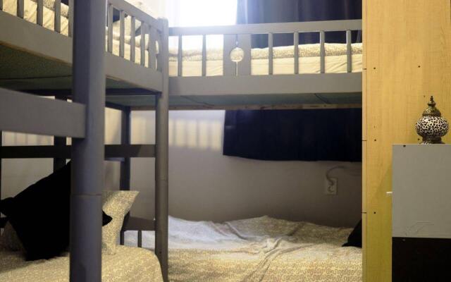 Whitetail Guesthouse - Hostel