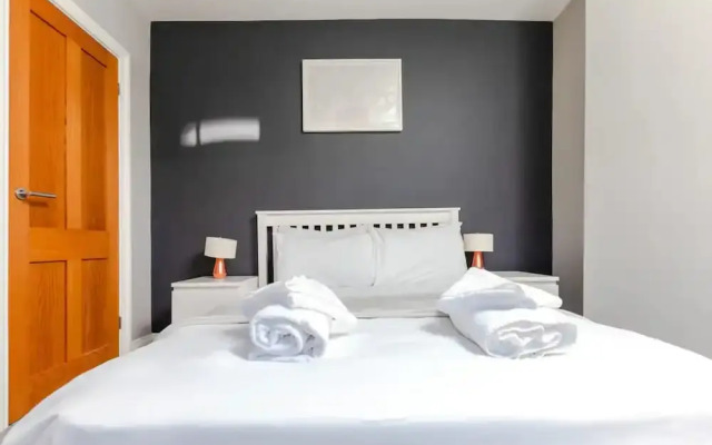 Modern and Stylish 2 Bedroom House in Brighton