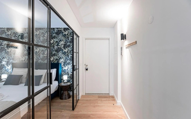 Urban House by LovelyStay