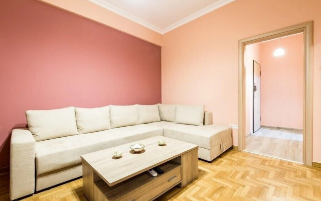 Bright flat in front of Acropolis metro