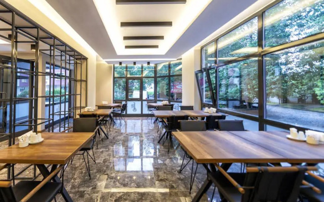Ferah Suites Hotel
