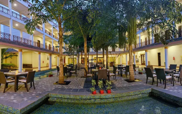 TreeHouse Hotel Club & Spa