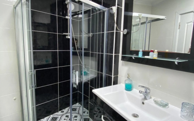 Araz Suite House