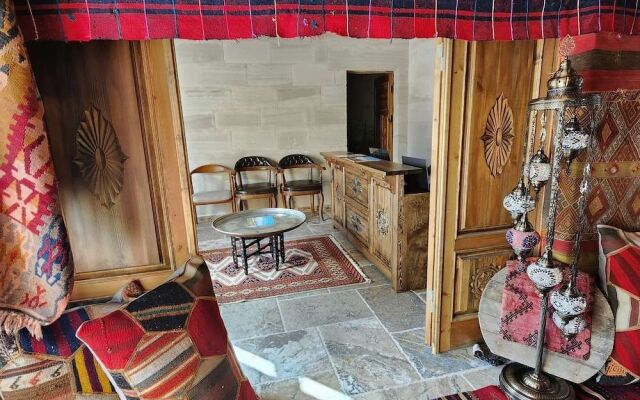 Noah's Ark Cave Hotel
