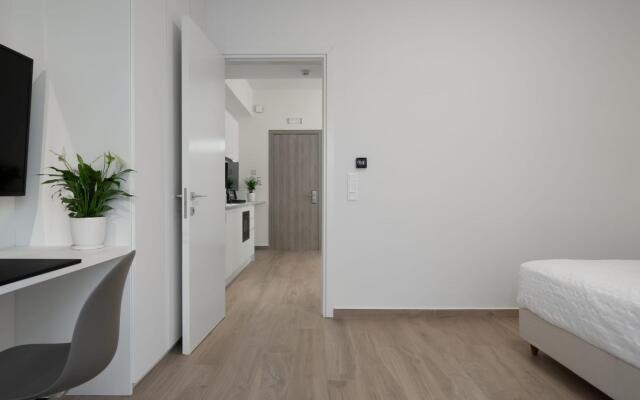 One Bedroom Apartment with Private Garden