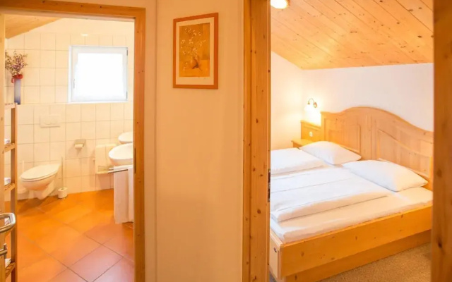 Chalet in Annaberg-lungotz With a Community Pool