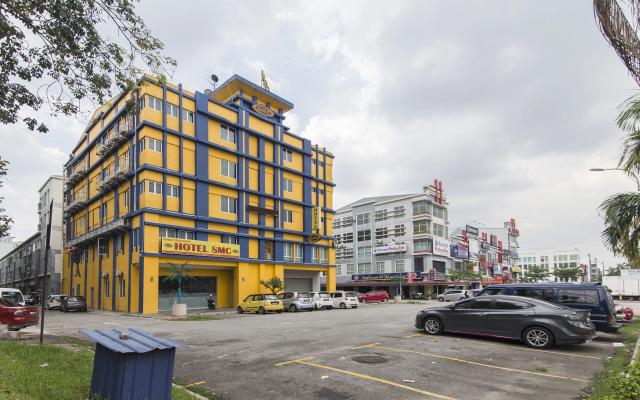 Super OYO 258 Hotel SMC Alam Avenue