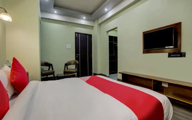 Oyo 19563 Infinity Inn