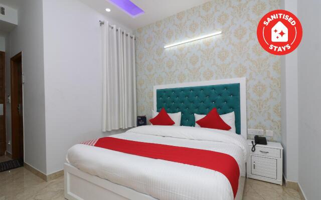 Capital O 25041 The Grand Palace