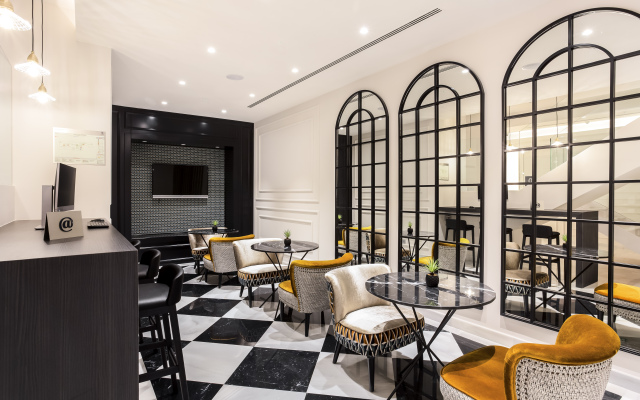 Eurostars Puerta Real Hotel