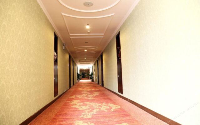 Vienna International Hotel（Guangxi Guilin Yangsuo West Street and Ten-mile Gallery）