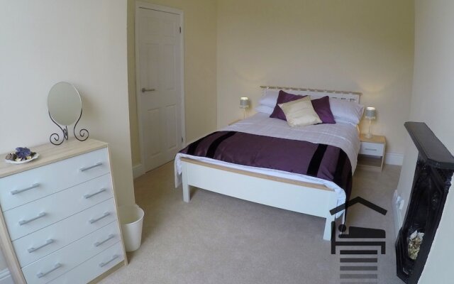 Inviting 2-Bed House in Hebden Bridge