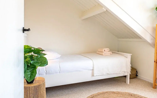 Pleasant Holiday Home in Vrouwenpolder With Garden